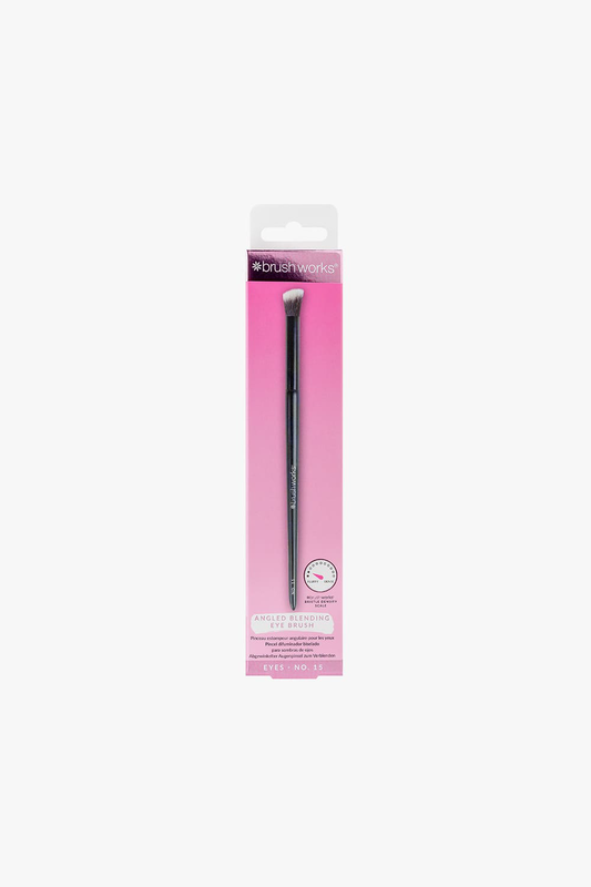 No. 15 angled blending eye brush, , medium-null