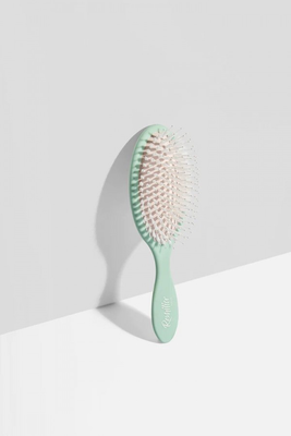 Vegan lush brush