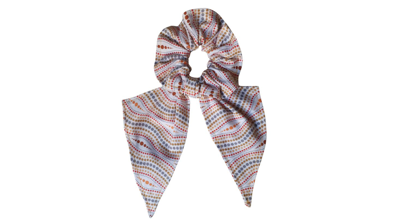 Scrunchie the one with the knot white polka dot, , medium-null