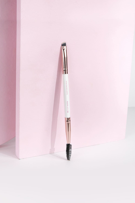 Product image: White & gold brow duo brush, , medium-null