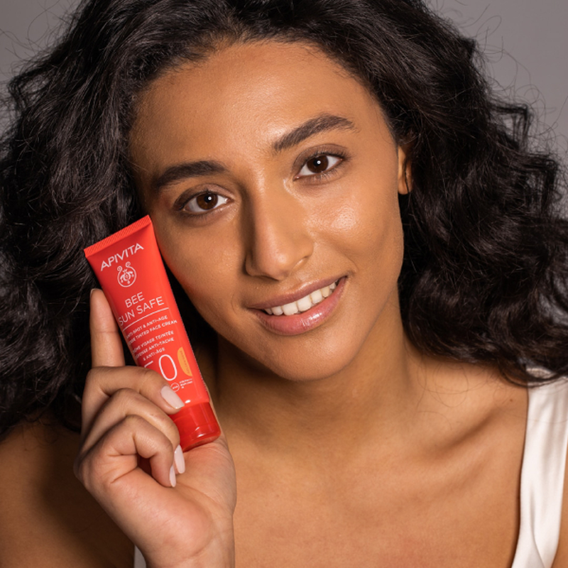 Product image: Apivita bee sun safe αντηλιακή κρέμα προσώπου κατά των πανάδων & ρυτίδων με χρώμα SPF50 golden 50 ml-null