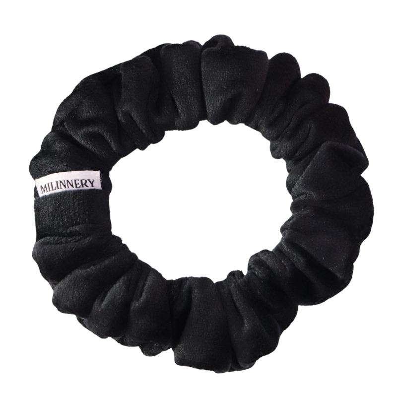 Noir romance velvet scrunchie-null