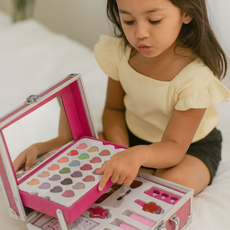 Kuromi &beta;&alpha;&lambda;&iota;&tau;&sigma;ά&kappa;&iota; &pi;&alpha;&iota;&delta;&iota;&kappa;&omicron;ύ &mu;&alpha;&kappa;&iota;&gamma;&iota;ά&zeta; &mu;&epsilon; &kappa;&alpha;&theta;&rho;έ&phi;&tau;&eta; & &pi;&omicron;&lambda;ύ&chi;&rho;&omega;&mu;&eta; &pi;&alpha;&lambda;έ&tau;&alpha;, 6+ &epsilon;&tau;ώ&nu;, , medium-null