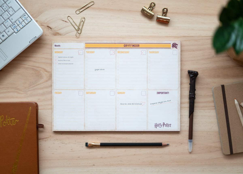 Harry potter gryffindor official weekly desk planner-null