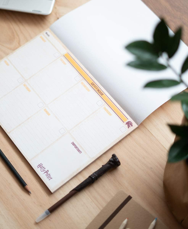 Harry potter gryffindor official weekly desk planner-null