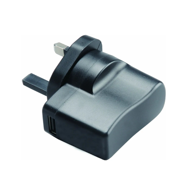 Universal charger USB with 4 international easy switch plugs