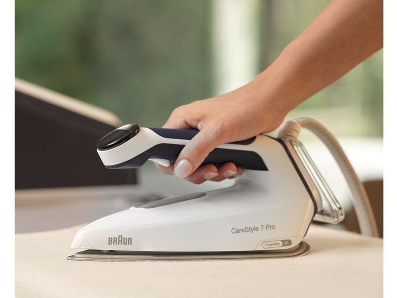 Braun carestyle 7 pro is 7282 bl steam iron 2700w with eloxalplus soleplate and continuous steam supply 180g/min-null