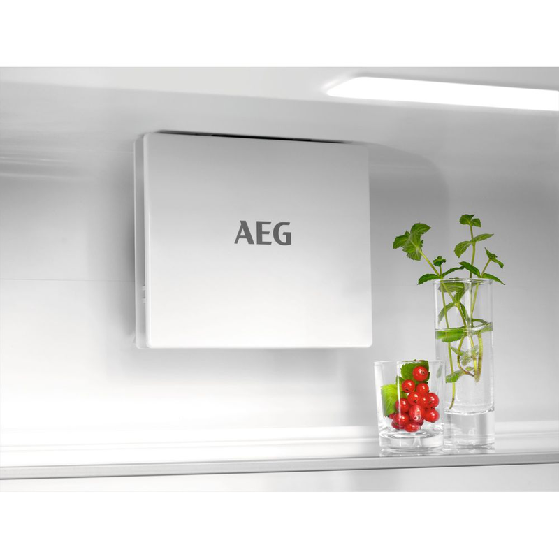 Aeg 7000 greenzone built in refrigerator freezer, , medium-null