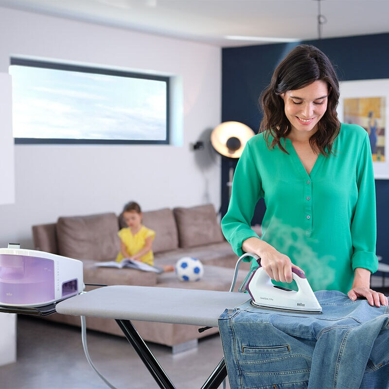 Braun is3155vi steam iron 2400w with eloxalplus soleplate and continuous steam supply 125G/min-null