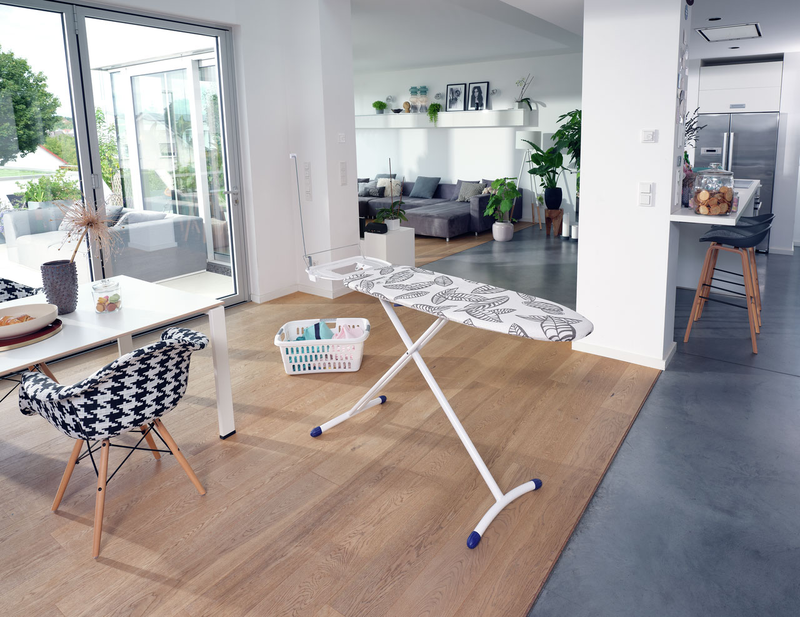 Leifheit ironing board 120x38cm steam image number null
