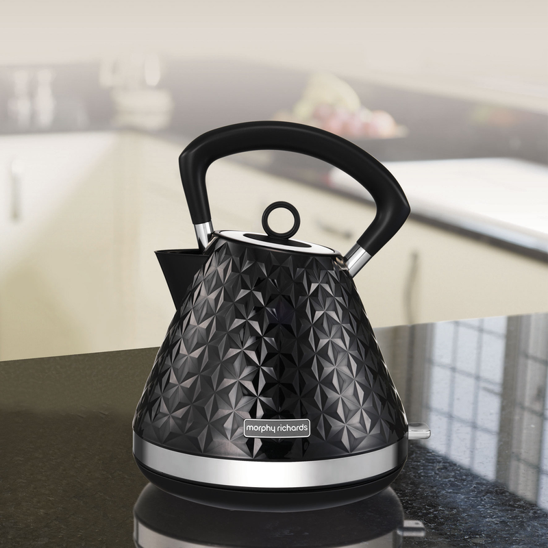 Morphy richards 108131 vector pyramid kettle 1.5l - black image number null