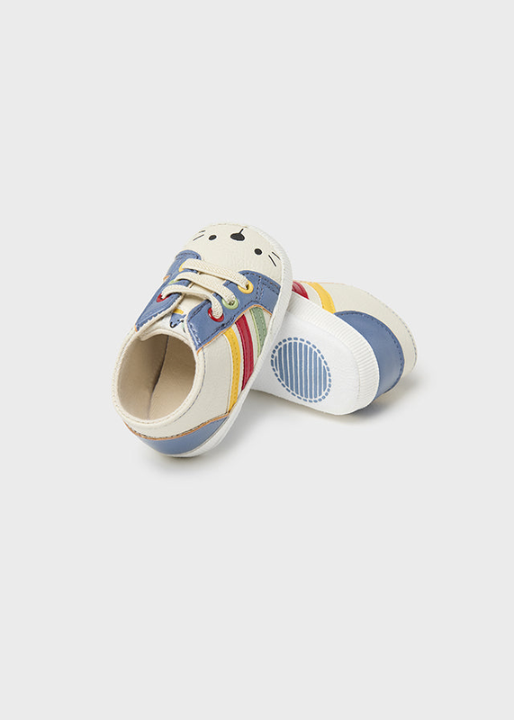 Teddy hugging shoes-null