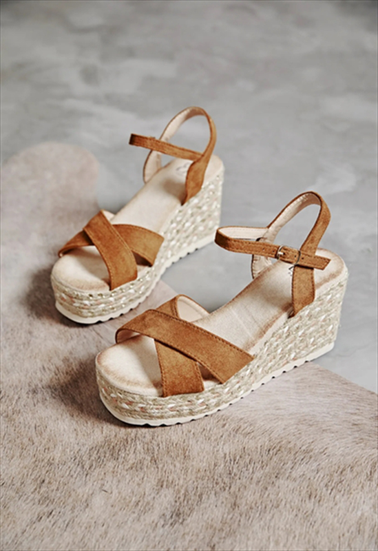 Platform sandal with strap-null