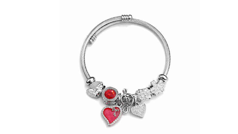 Pandora style bracelet &ndash; red heart & music note charms-null