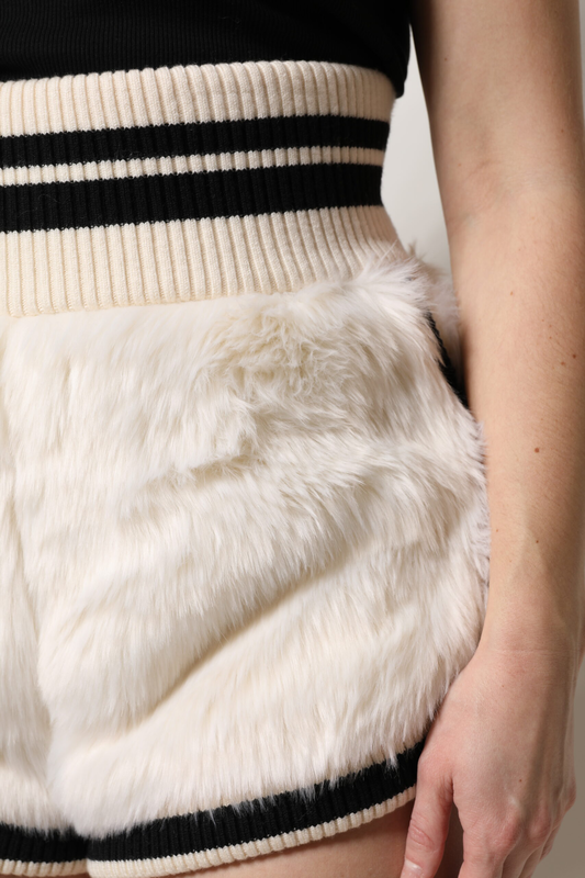 White faux fur high waisted hot pants short-null