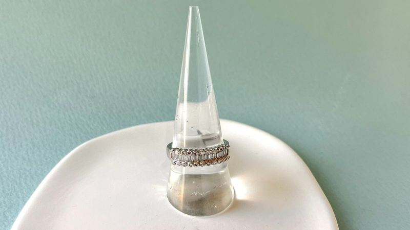 Silver ring with white zircon-null