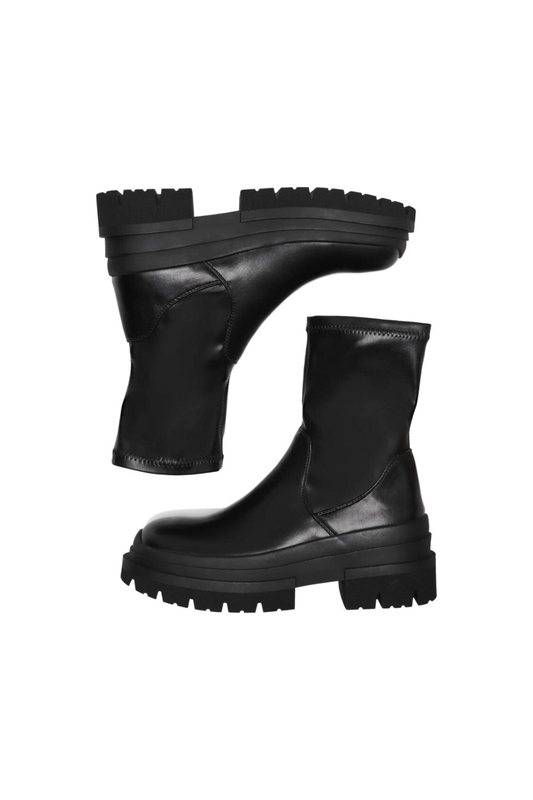 Only beatrix boots-null