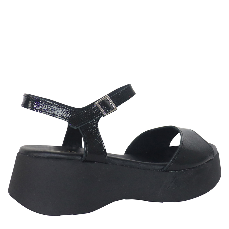 Koniarisshoes &gamma;&upsilon;&nu;&alpha;&iota;&kappa;&epsilon;ί&alpha; &pi;&lambda;&alpha;&tau;&phi;ό&rho;&mu;&alpha;-null
