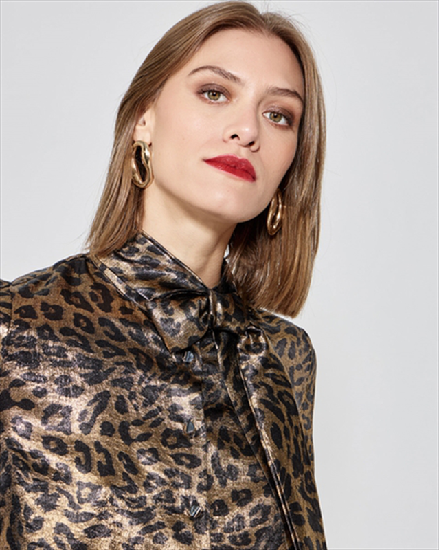 Shirt metalic animal print image number null