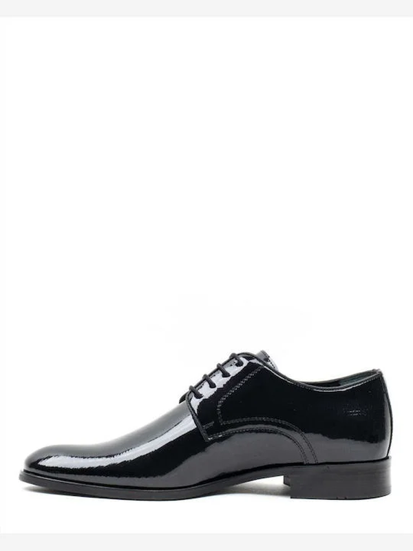 Black leather shoes-null