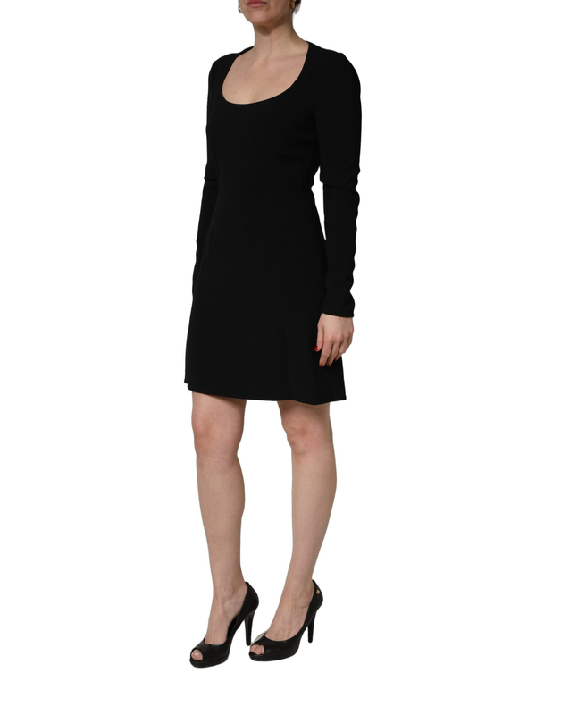 Black long sleeves scoop neck mini dress-null