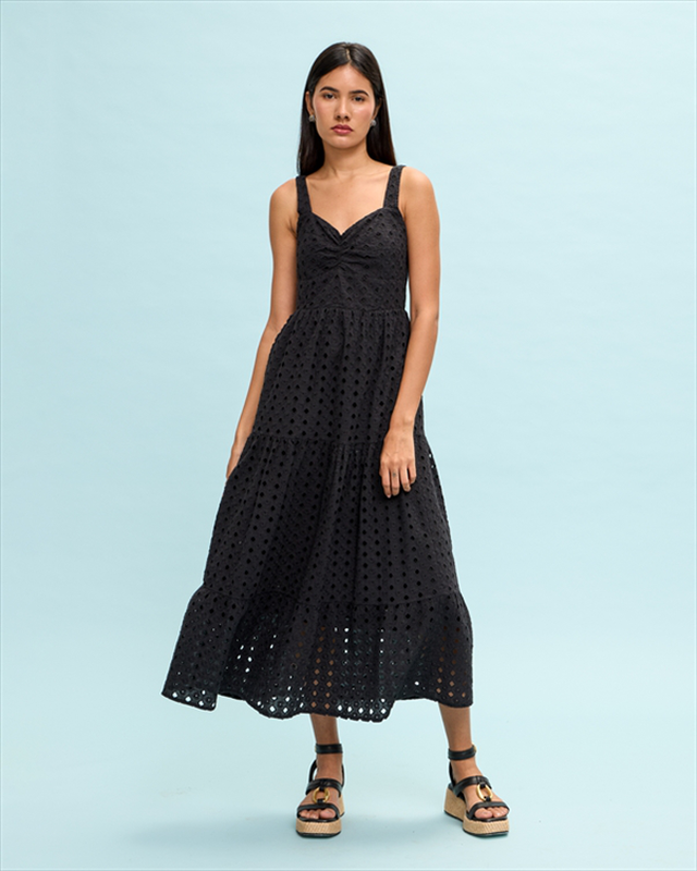 Long tiried dress cutwork-null
