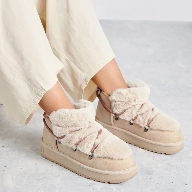 D. Franklin women booties-null