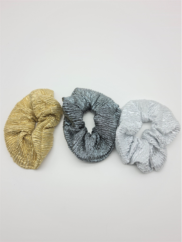 Scrunches in metalic gold and silver colors-null