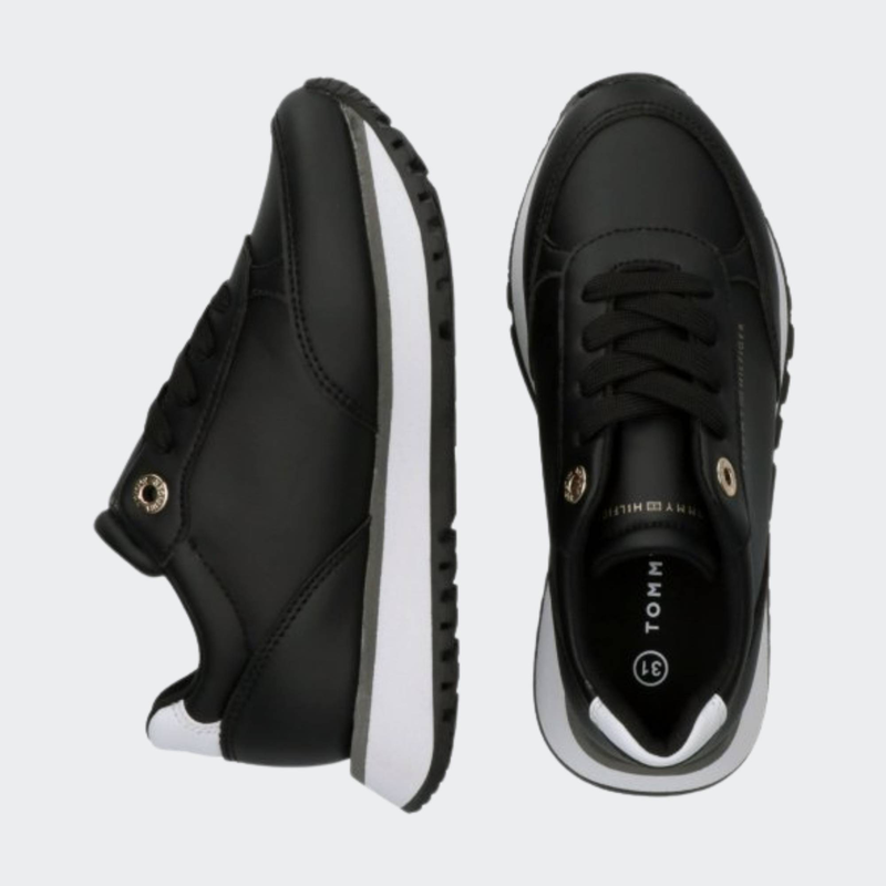 Low cut lace-up sneaker-null