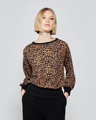 Knitted round animal print