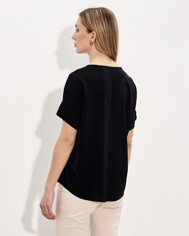 Blouse v neck image number null