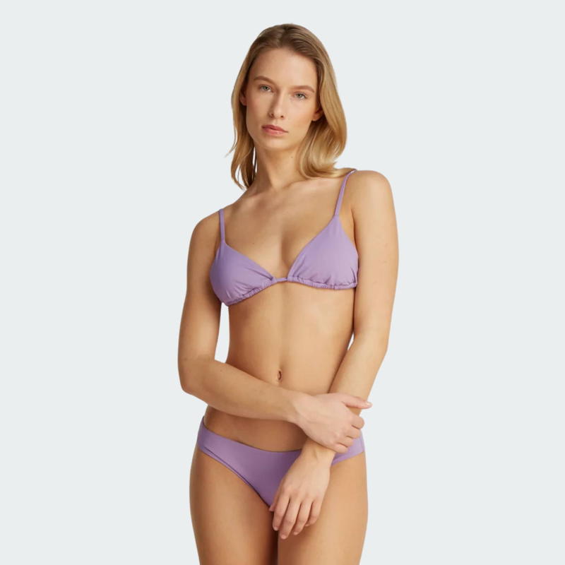 Non fixed triangle-null