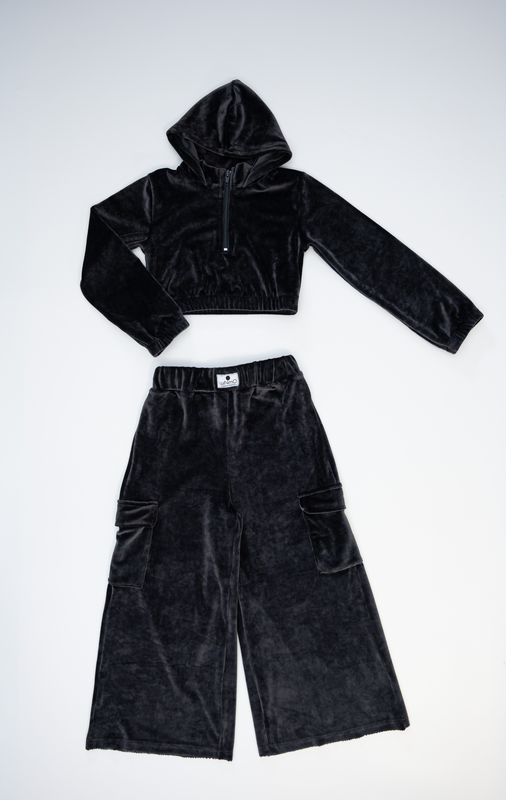 Black velvet set hoodie with wide-leg pants image number null
