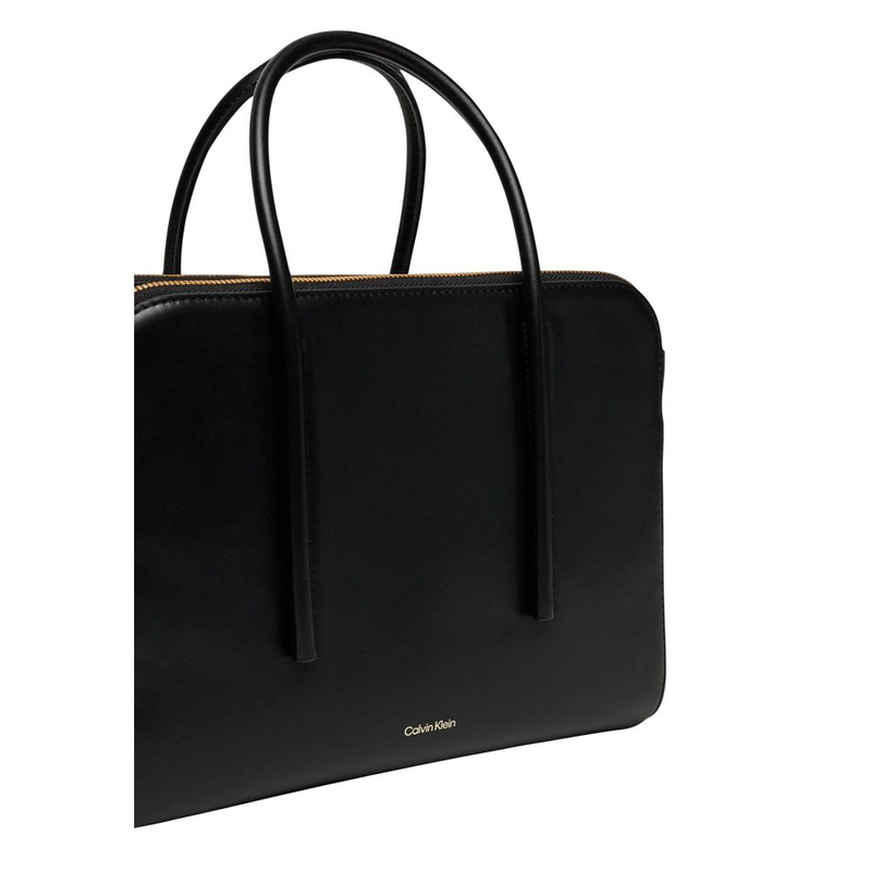 Black leather handbag-null