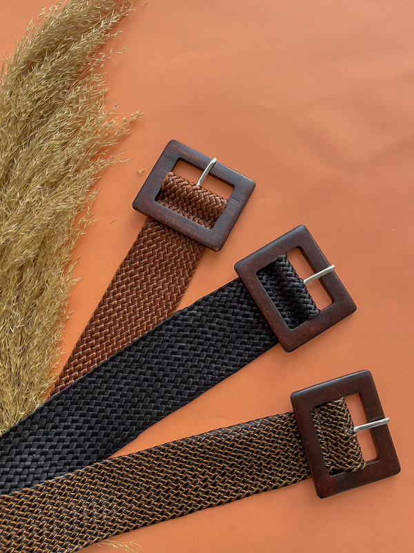 Wooven belt with wooden buckle brown/black image number null