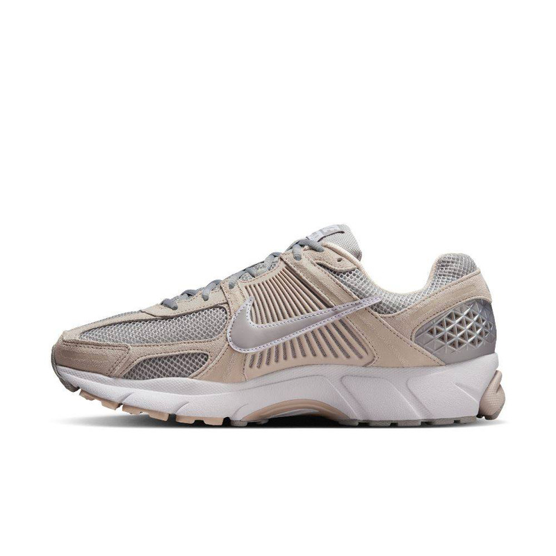 Product image: Nike vomero 5-null