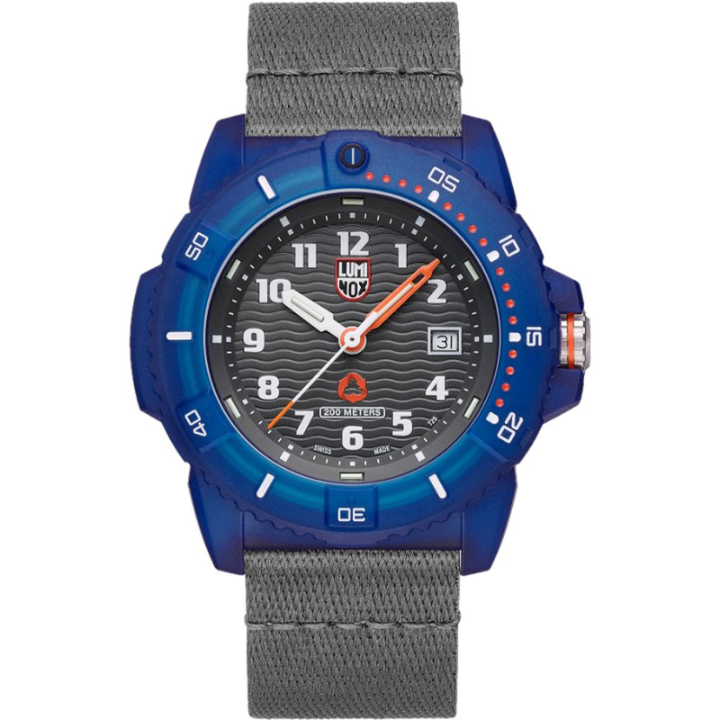 Gray nylon sport watch-null
