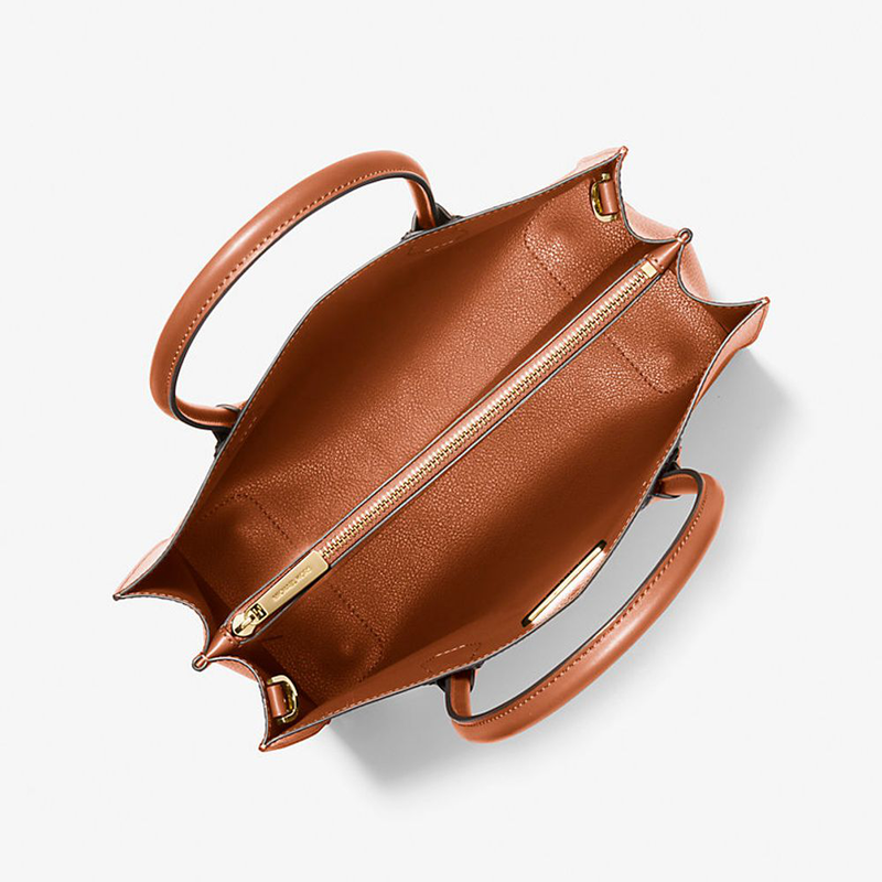 Brown fur handbag-null