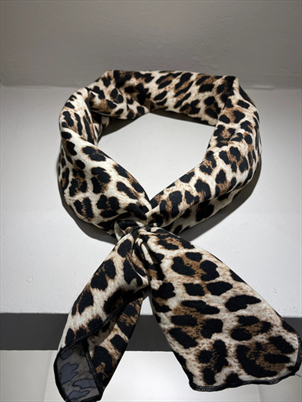 Stefan the jaguar scarf-null