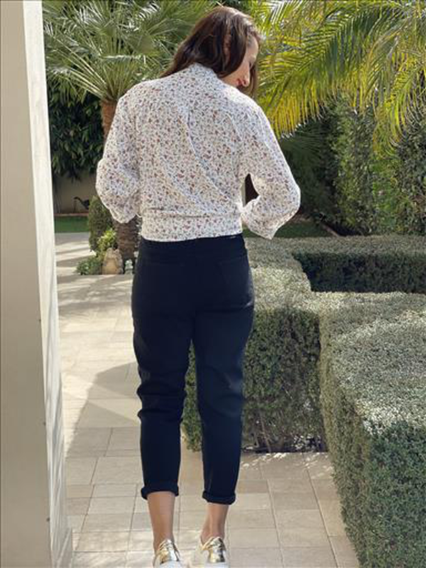 Jean black mom fit image number null