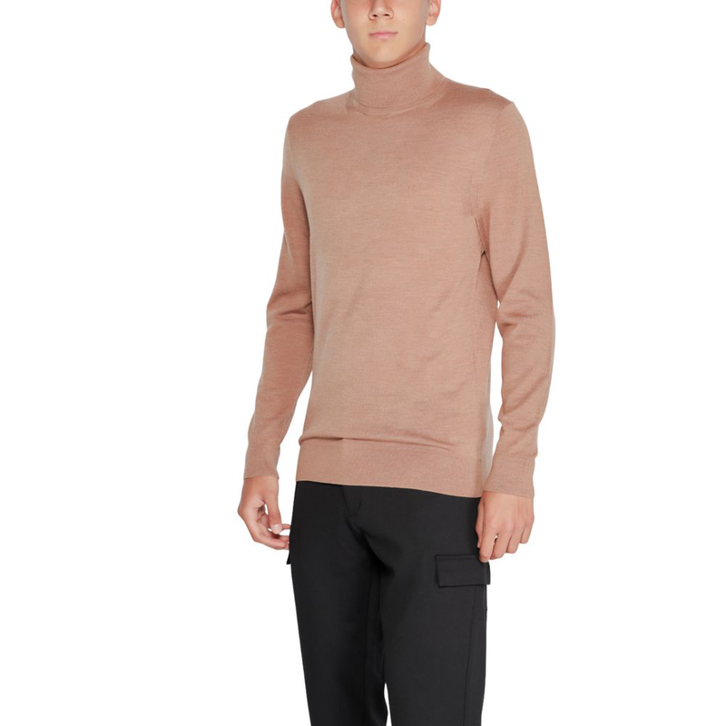 Beige wool turtleneck-null