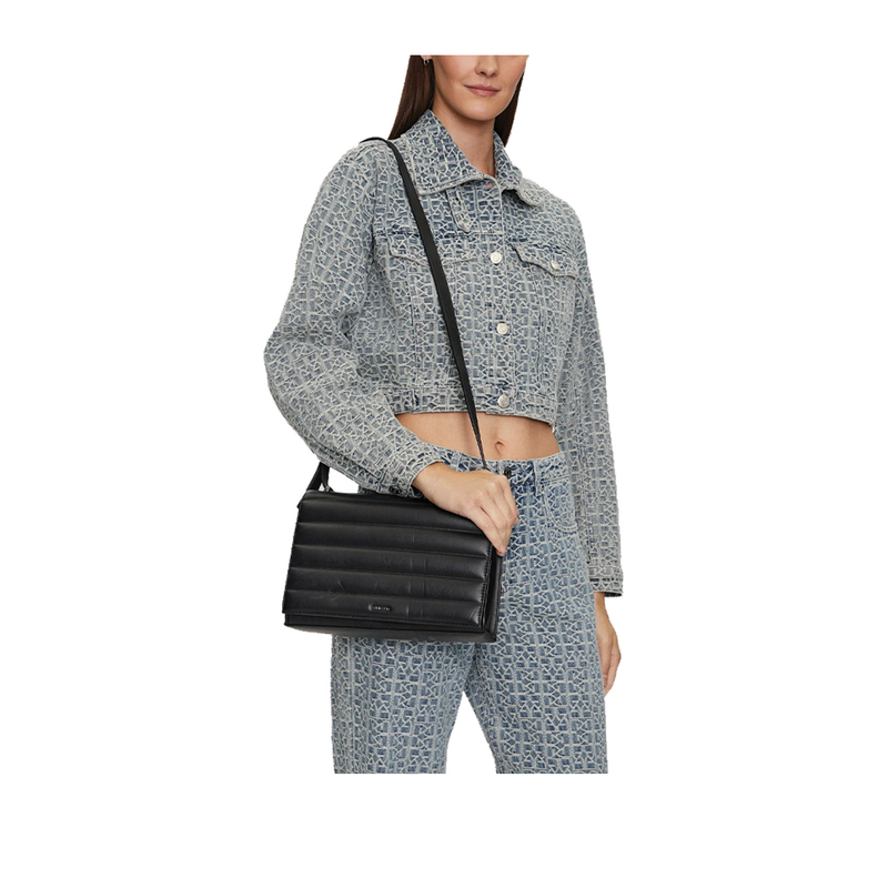 Calvin Klein &gamma;&upsilon;&nu;&alpha;&iota;&kappa;&epsilon;ί&alpha; &tau;&sigma;ά&nu;&tau;&alpha; &chi;&iota;&alpha;&sigma;&tau;ή-null