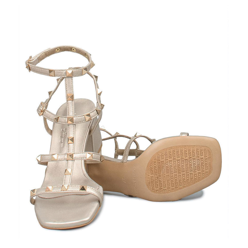 Komis & komis &gamma;&upsilon;&nu;&alpha;&iota;&kappa;&epsilon;ί&omicron; &pi;έ&delta;&iota;&lambda;&omicron;-null