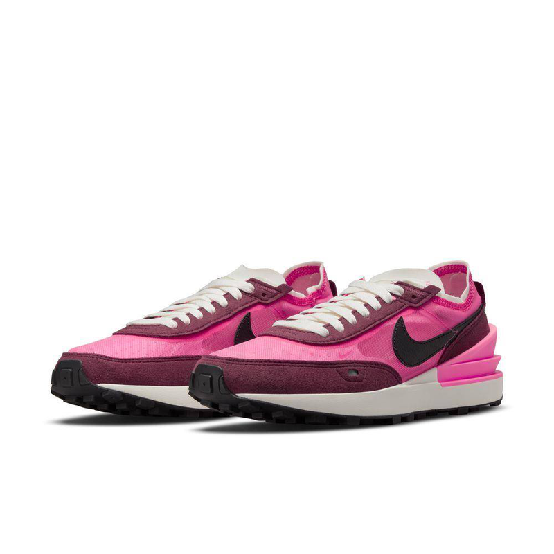 Nike womens waffle one image number null