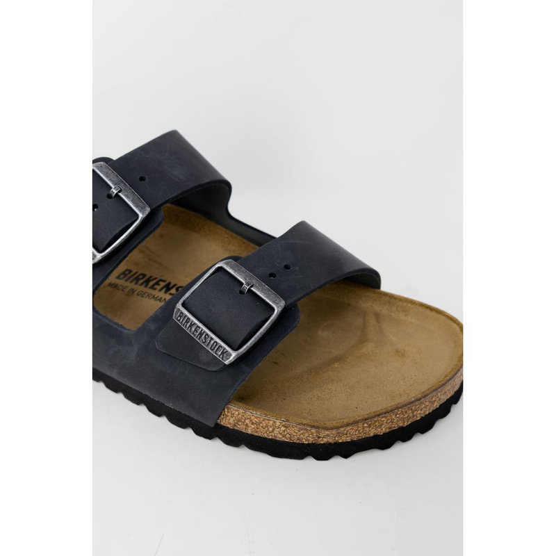 Black synthetic slippers-null