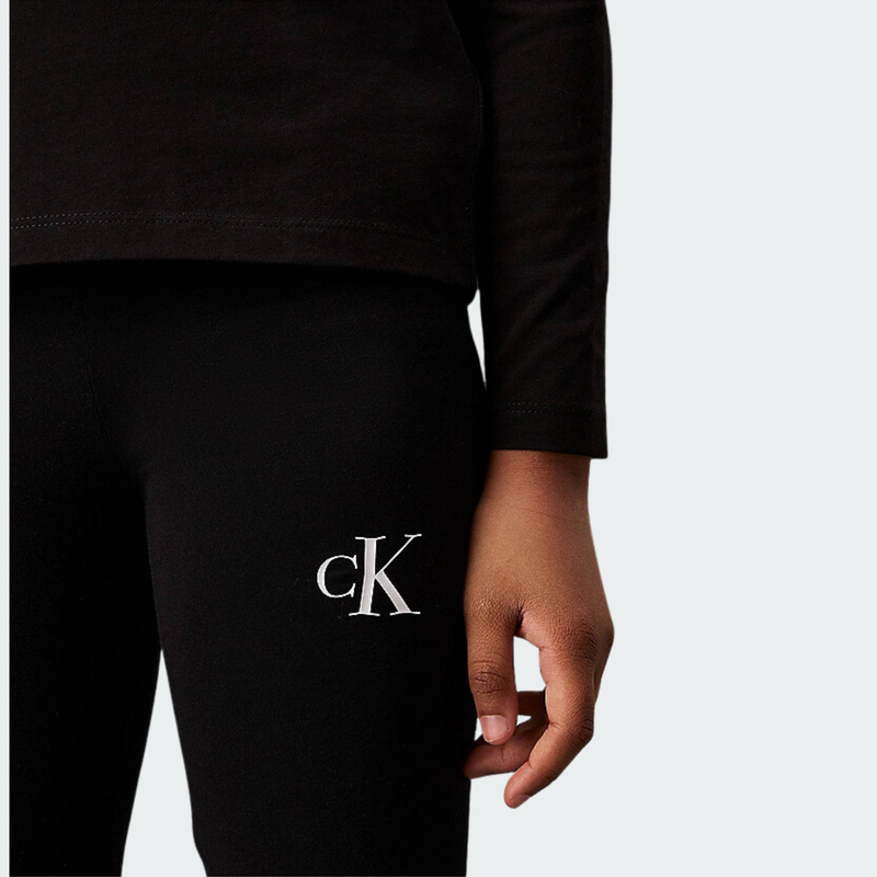 Logo legging image number null