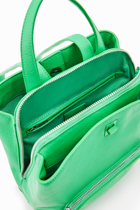 Bag half logo image number null