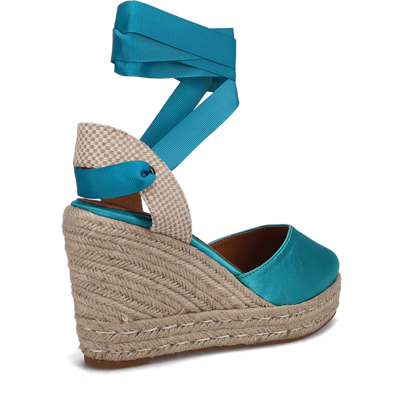 Migato &gamma;&upsilon;&nu;&alpha;&iota;&kappa;&epsilon;ί&alpha; &pi;&lambda;&alpha;&tau;&phi;ό&rho;&mu;&alpha;-null