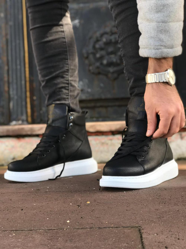 Monochrome boots with contrast sole image number null