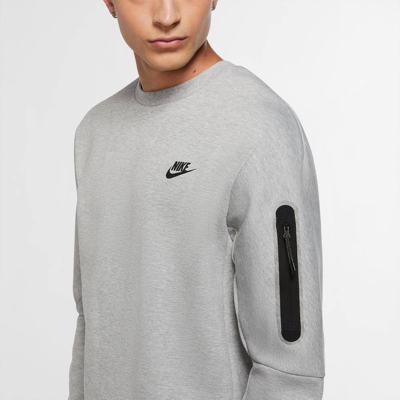 Tech fleece crew image number null